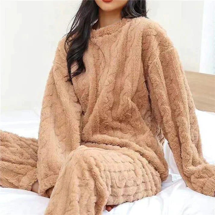 Close-up van de comfortabele elastische tailleband van de zachte dames loungewear set, ideaal huispak.