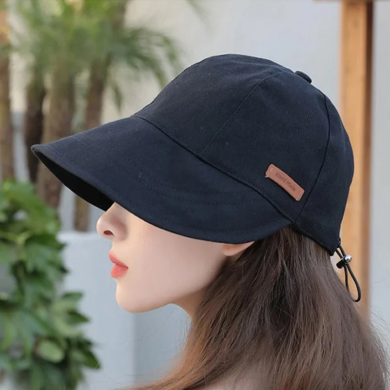 Dames UV-beschermingshoed met brede rand, ideaal voor zonnescherm. Zomerse dameshoed voor outdoor.