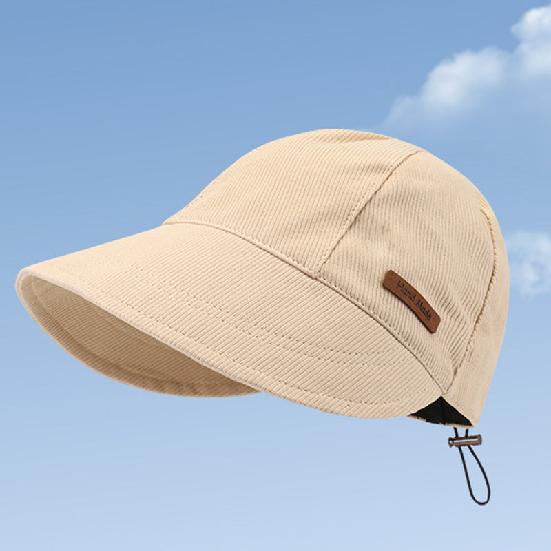 Khaki UV-zonnehoed voor dames, opvouwbaar met brede rand. Perfect voor strand en reizen.