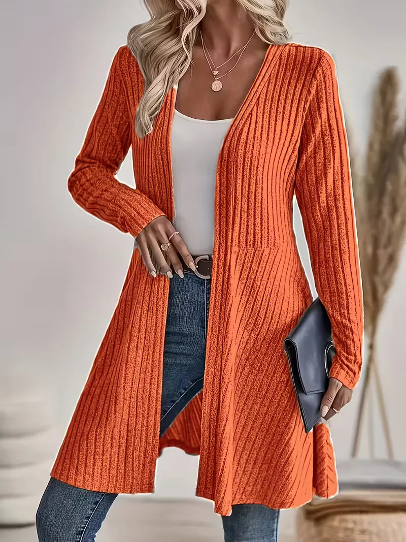 Dames V-hals cardigan met ribbels, open gedragen over een topje, voor een casual gelaagde look.