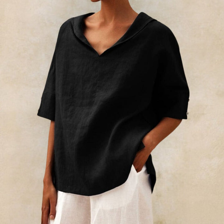 Veelzijdig dames V-hals shirt in frisse kleur, een comfortabele en stijlvolle keuze voor dagelijkse zomerkleding.