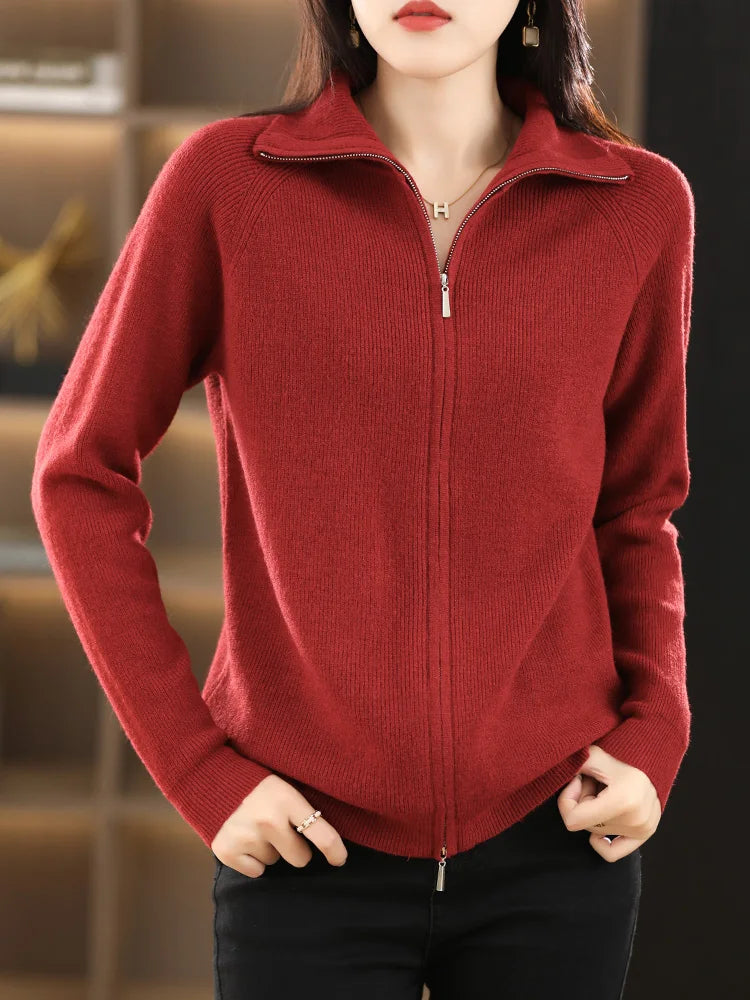 Veelzijdig dames vest met lange mouwen, comfortabele pasvorm en dubbele rits voor elke gelegenheid.