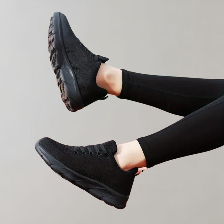 Dames wandelschoenen met ondersteunende pasvorm voor comfortabele dagelijkse outdoor avonturen.