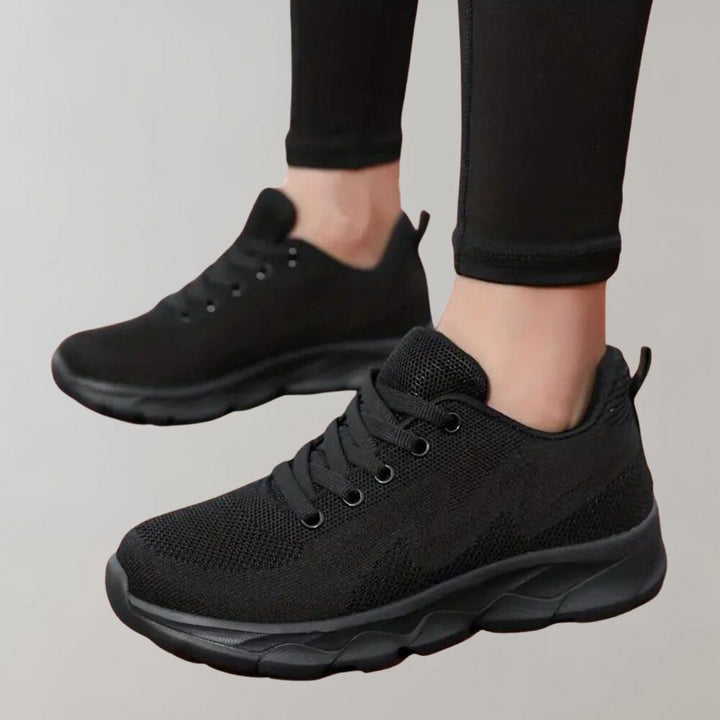 Stijlvolle lage dames wandelschoenen met ademend vermogen en vetersluiting voor een frisse loopervaring.