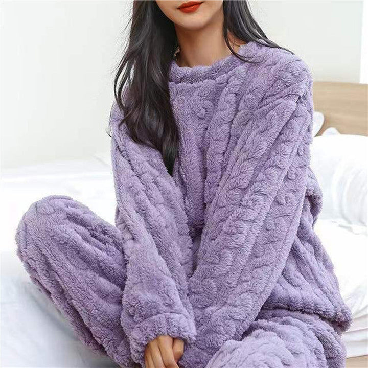 Mode dames pluche pyjamaset, warme nachtkleding voor comfort, ideaal voor gezellige momenten.