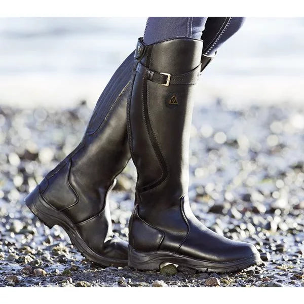 Comfortabele waterdichte dames winterlaarzen met warme voering, ideaal tegen de kou en sneeuw.