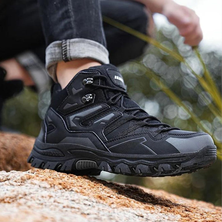 Dames waterdichte trekkingschoenen met optimale grip en comfort voor outdoor avonturen.