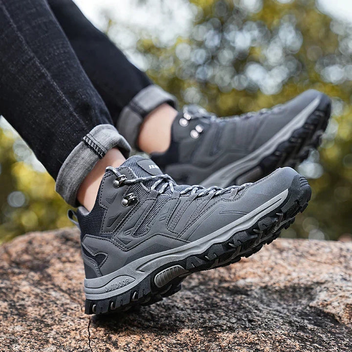Outdoor dames trekkingschoenen: waterdicht, met superieure grip voor comfortabele tochten.