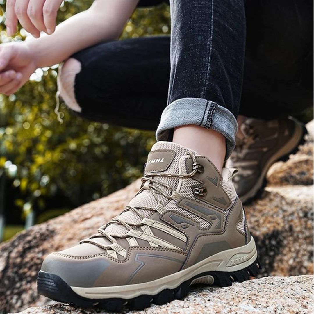 Outdoor dames sneakers, waterdicht en comfortabel, met optimale grip voor avontuurlijke trekkings.