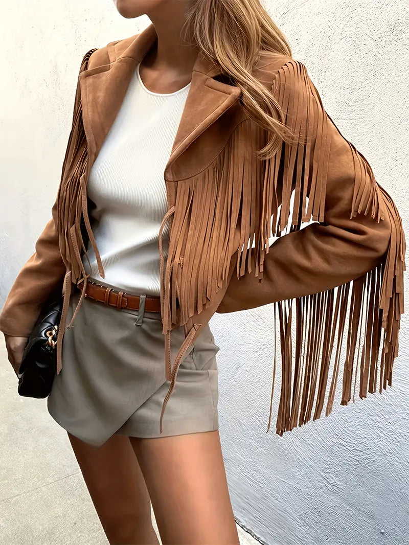 Korte bruine dames western jack met franjes, geschikt voor een stoere biker look of chique festival outfit.