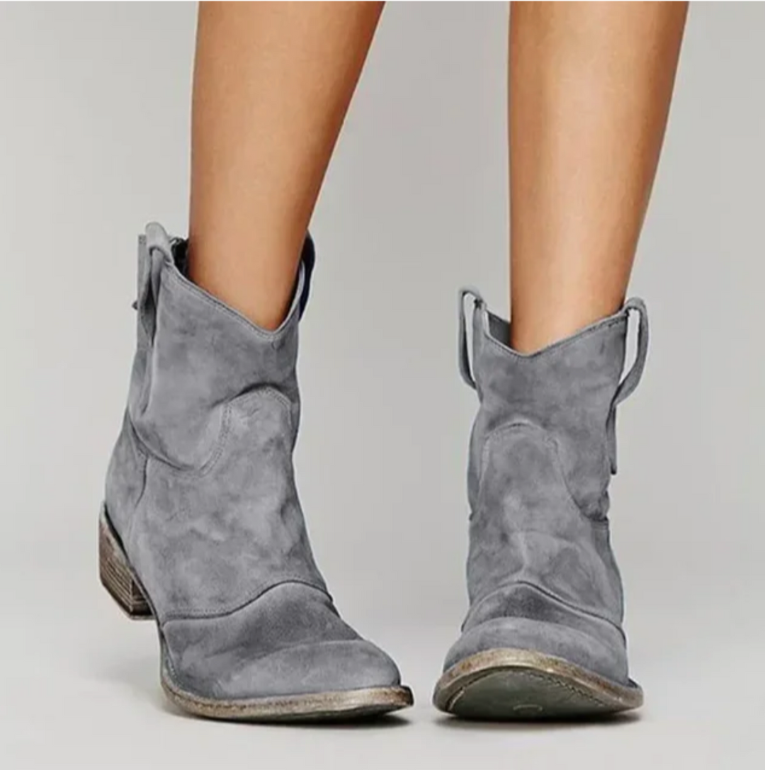 Klassieke dames westernlaarzen met authentieke details, ideaal voor modebewuste dames. Trendy cowboylaarzen.