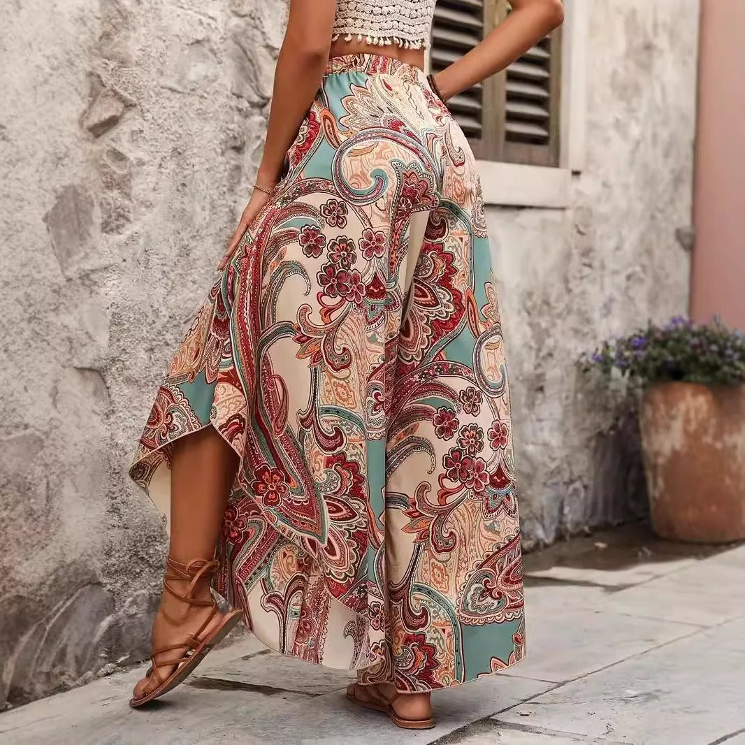 Comfortabele wijde damesbroek met levendige bohemian print; ideaal voor zomerse dagen en ontspanning.