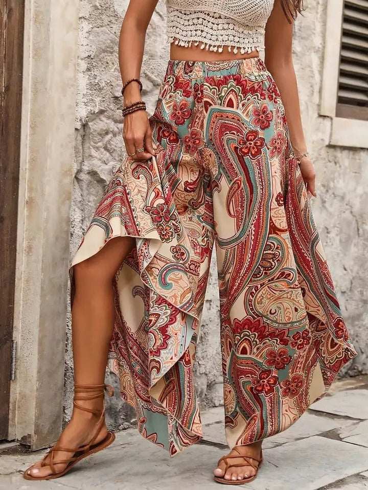 Stijlvolle wijde zomerbroek voor dames met unieke bohemian print, straalt comfort en elegantie uit.
