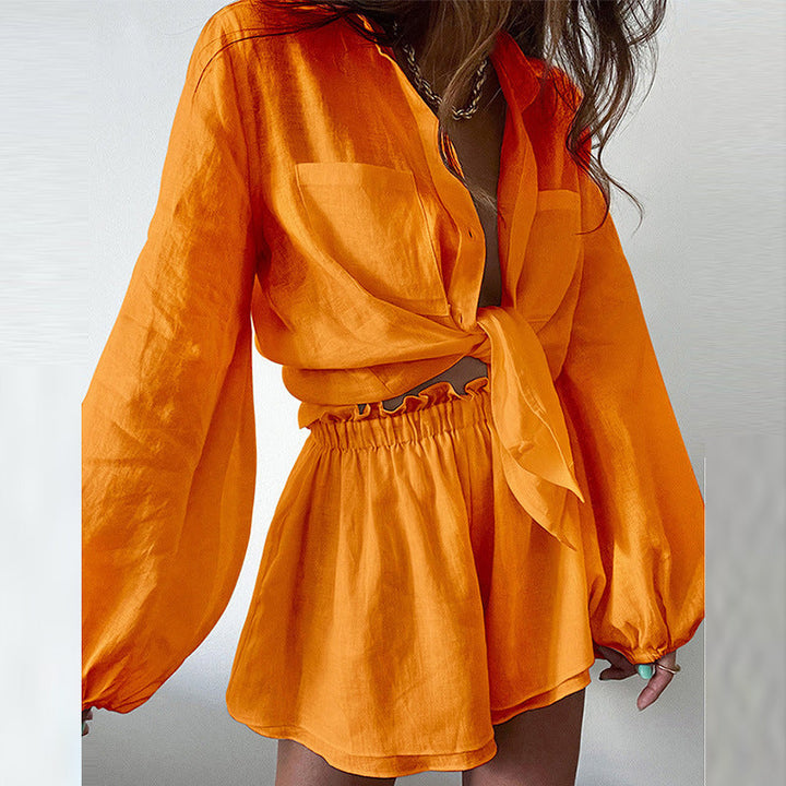 Complete dames zomer set: een losvallende, elegante blouse en comfortabele, bijpassende shorts. Stijlvol en praktisch.