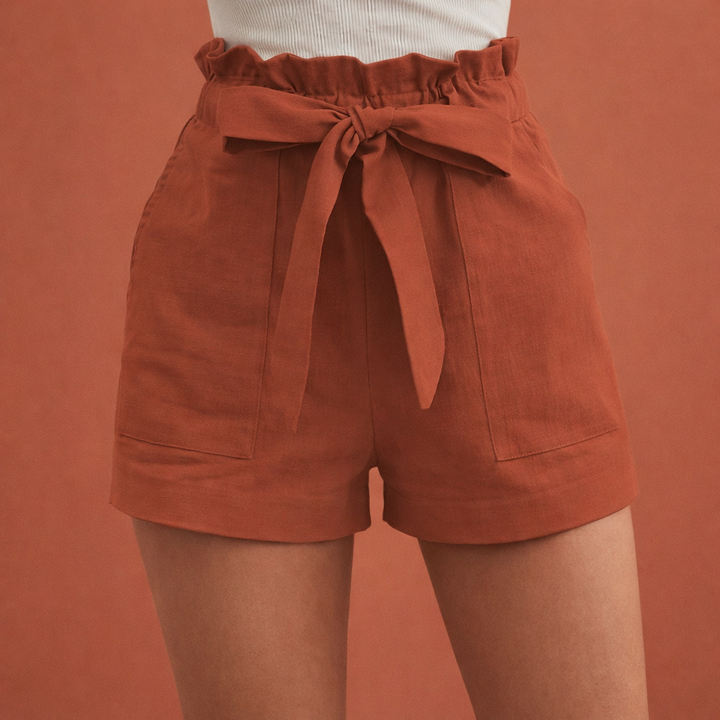 Zomerse dames hoge taille shorts, perfect voor strand, vakantie of een ontspannen dagje uit.