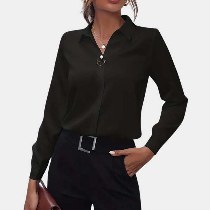 Damesblouse Avelisse, elegant en tijdloos, perfect voor elke gelegenheid. Comfortabele pasvorm en stijlvolle top.