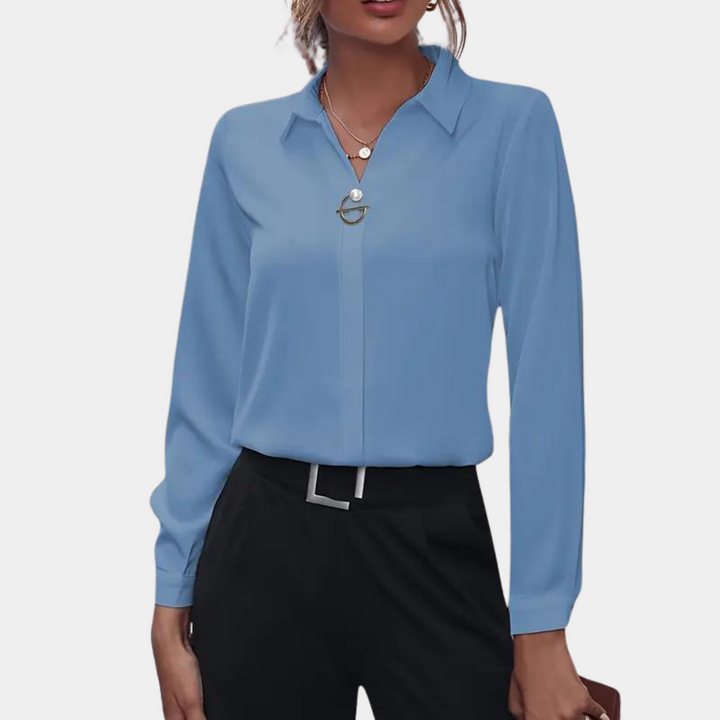 Casual chic Damesblouse Avelisse, veelzijdig te combineren voor een ontspannen en modieuze uitstraling.