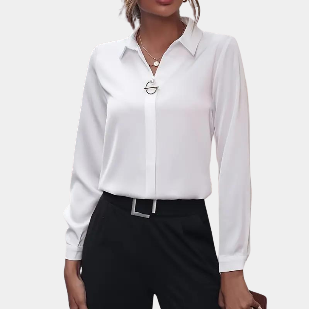 Damesblouse Avelisse met comfortabele pasvorm, perfect voor dagelijks gebruik. Elegantie en draaggemak.