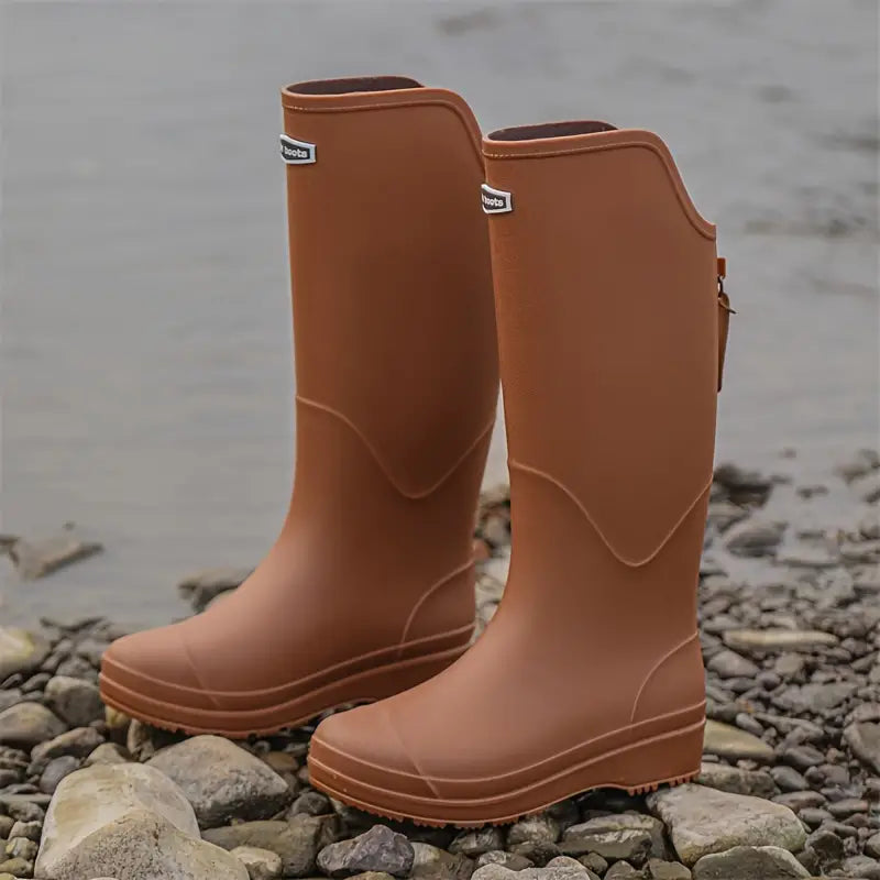 Dames regenlaarzen in diverse kleuren, waterdicht PVC, antislipzool, lichtgewicht en stijlvol ontwerp.