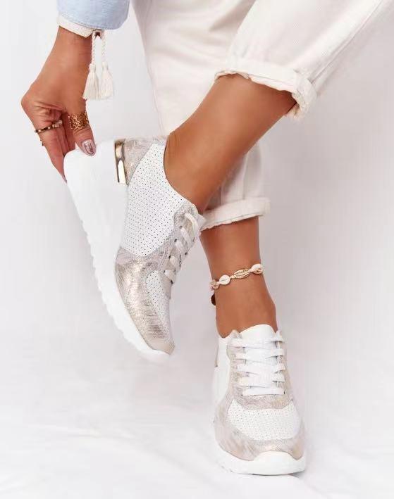 Damessneakers met versterkte zool bieden de perfecte balans tussen trendy stijl, demping en langdurig comfort.