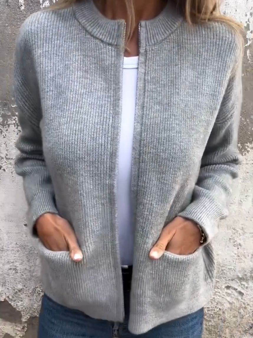 Damesvest met rits, stijlvol en comfortabel, ideaal voor laagjes in herfst en winter.