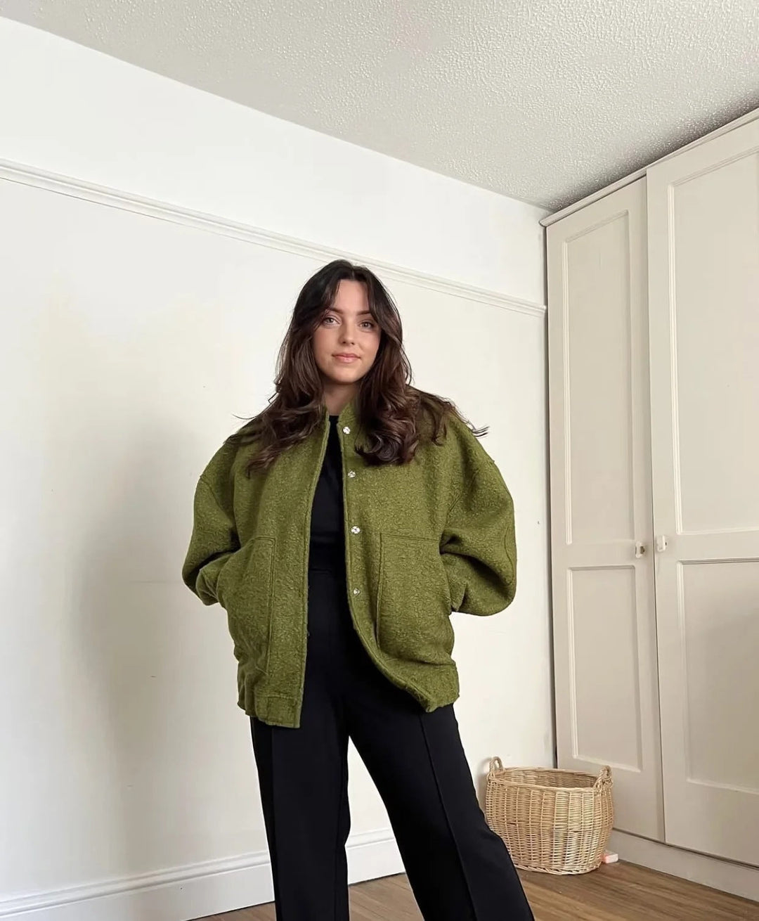Daphne oversized jas, ronde hals, verborgen knopen, elegante jas, stijlvolle damesjas