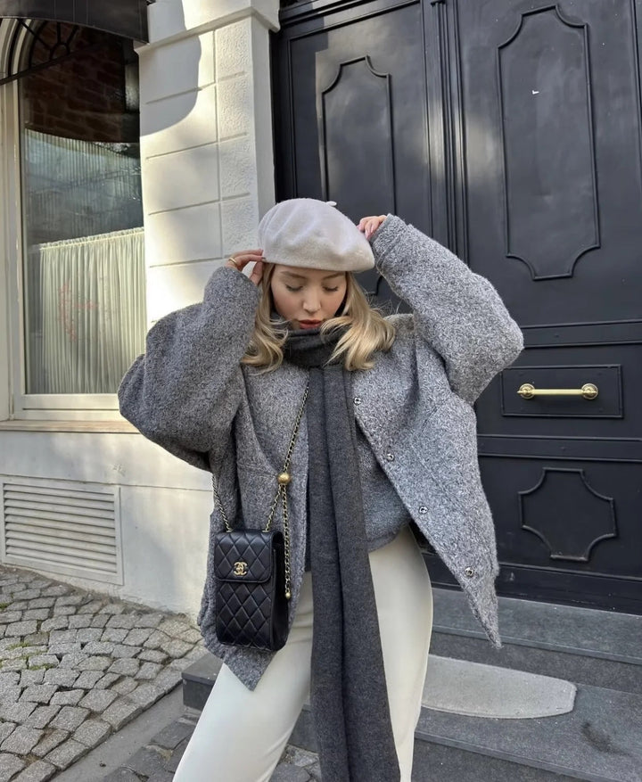 Daphne oversized jas, ronde hals, verborgen knopen, elegante jas, stijlvolle damesjas