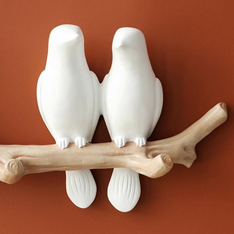 Gedetailleerde hars kapstok 'Vogels op Tak'. Speelse en functionele muurdecoratie voor jassen, hoeden in hal of slaapkamer.