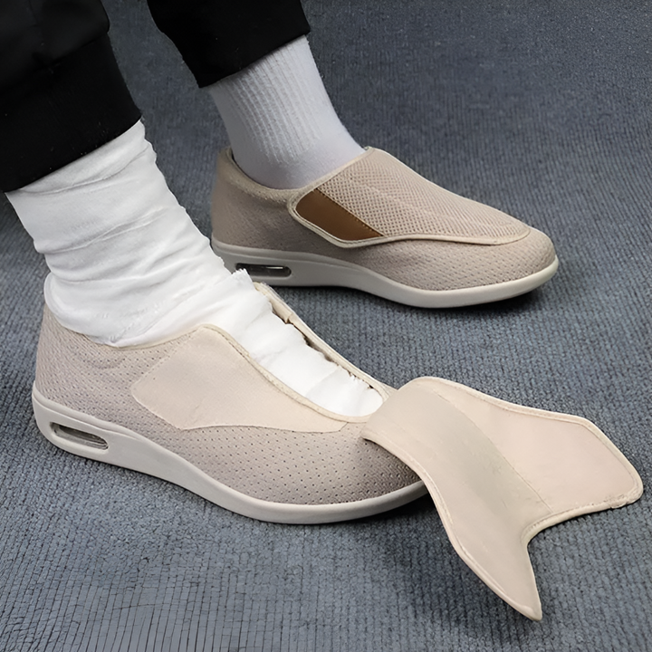 "Diabetische comfortschoenen heren, ruime pasvorm, extra brede teenruimte, naadloze binnenvoering, anti-slip zool."