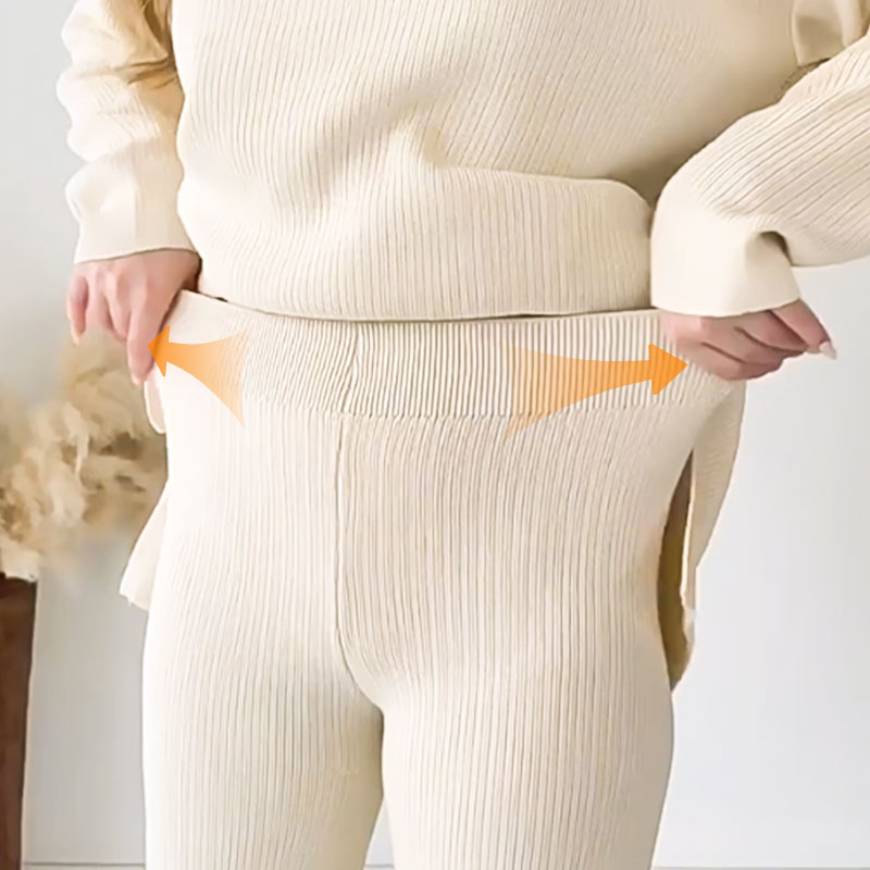 Dames loungewear set in diepblauw, oversized top en wijde broek, comfortabele pasvorm.