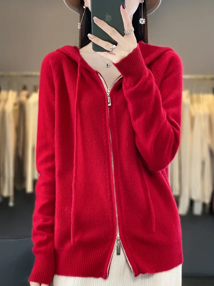 Grof gebreid dik damesvest, zacht en warm, een essentieel kledingstuk voor de winter.