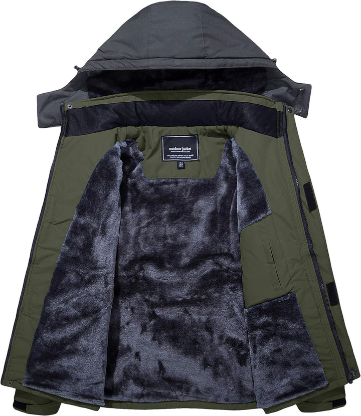 Weerbestendige heren winterjas met dikke voering. Beschermt tegen wind en kou. Duurzaam.