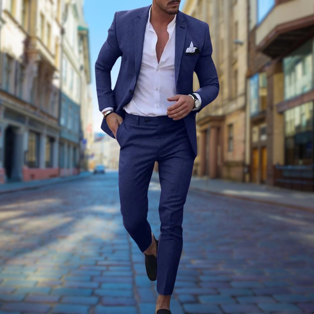"Donkerblauw slim fit herenpak, ideale keuze voor bruiloft en zakelijk, elegante pasvorm met stijlvolle details."