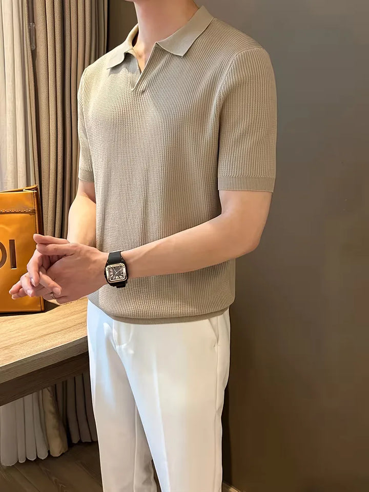 Heren regular fit gebreide polo met korte mouwen en V-hals, donkergroen, perfect voor smart-casual.