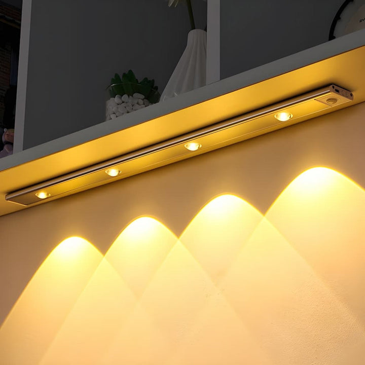 Slim LED bewegingssensor licht voor thuis, draadloos ontwerp voor eenvoudige installatie zonder gedoe.