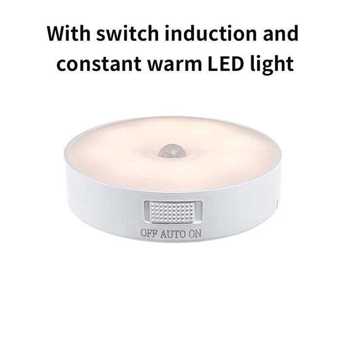 Afbeelding van beide zelfklevende LED lampen naast elkaar, benadrukt draadloze functionaliteit.
