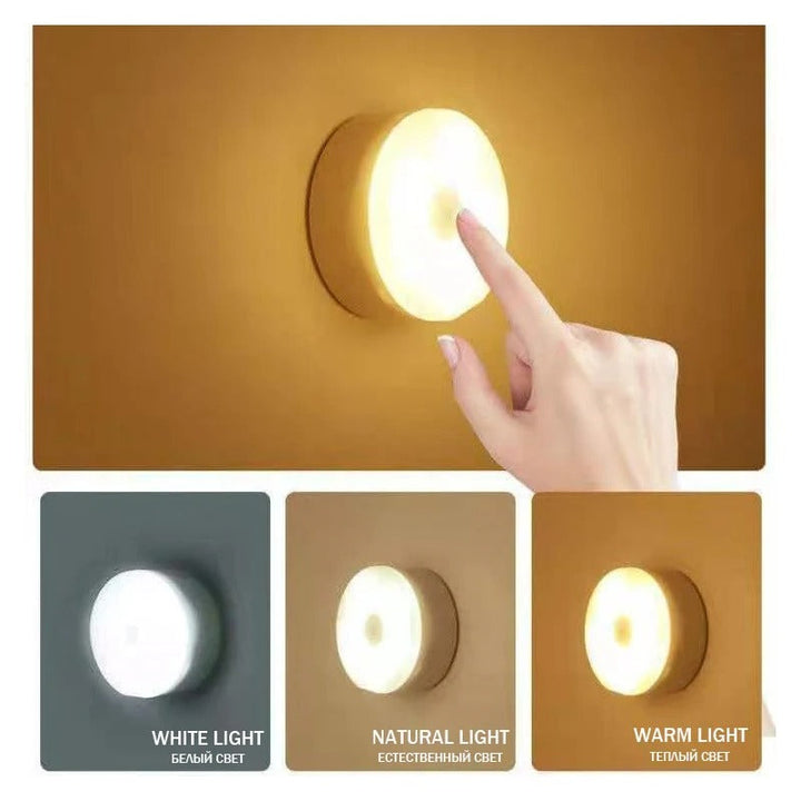 Set van 2 batterijgevoede LED lampen met bewegingssensor, wit design, makkelijk te plaatsen.
