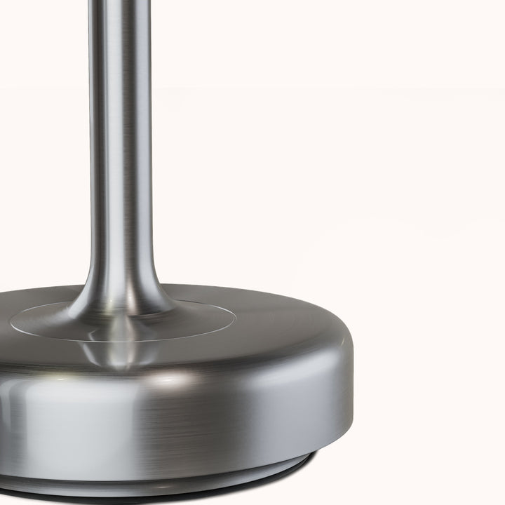 "Draadloze LED tafellamp voor binnen en buiten, in goud, zilver of zwart, elegante uitstraling met verstelbare helderheid."