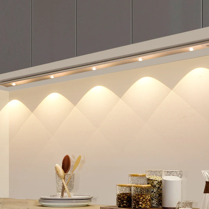 Oplaadbare LED wandlamp met instelbaar licht, perfect voor sfeerverlichting in huis