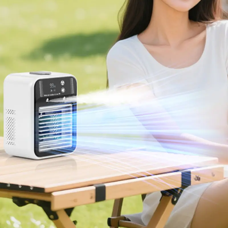 Persoonlijke draagbare luchtkoeler met modern design en digitaal display, verfrist elke kleine ruimte.