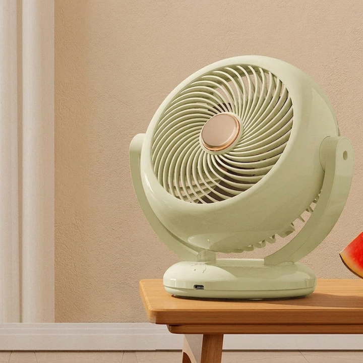 Handheld ventilator voor onderweg. Oplaadbaar en compact voor directe verfrissing, ideaal voor de zomer.