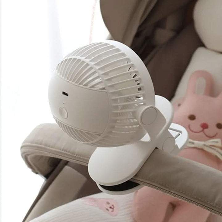 Stijlvolle oplaadbare clip ventilator met modern design, past perfect in elke omgeving, van bureau tot kinderwagen.