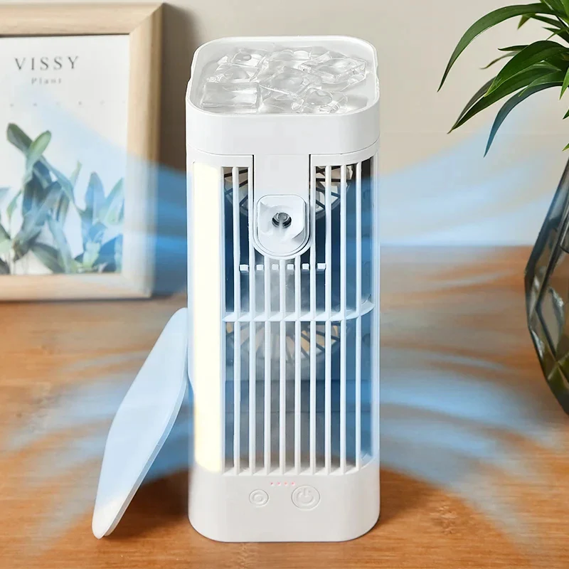 Compacte draagbare USB koelventilator met mist en nachtlicht, ideaal voor kantoor of bureau.