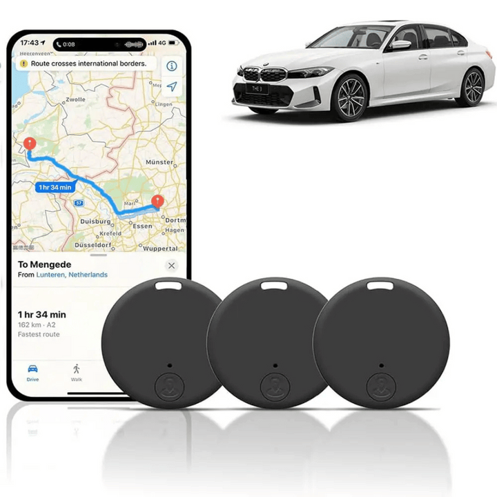 Drie compacte zwarte mini GPS trackers en sleutelzoekers. Perfecte anti-diefstal gadget voor auto & waardevolle spullen.