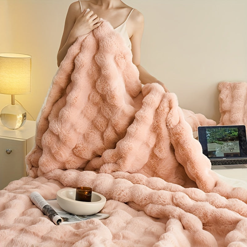 "Dubbelzijdige fleece deken, zachte pluche textuur, in roze kleur, past stijlvol in elk interieur, warm en comfortabel."