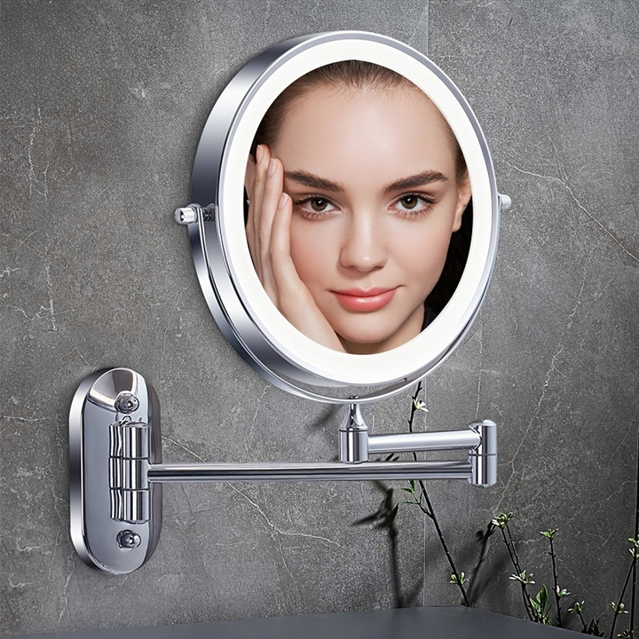 "Dubbelzijdige make-up spiegel met LED-verlichting en vergrootlens, chromen frame, stijlvol en functioneel, wandmontage."