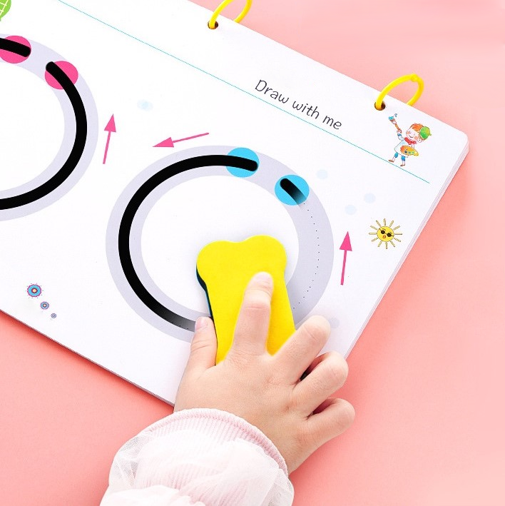 Herbruikbaar ontwikkelingsspeelgoed: traceren werkboek voor fijne motoriek, cijfers, letters en vormen voor kinderen.