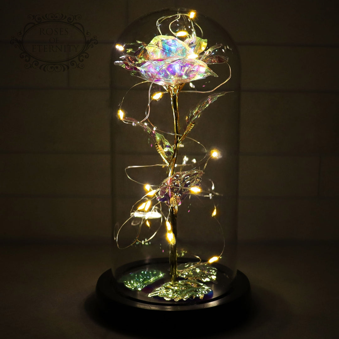 Gouden roos onder glas met LED. Ideaal voor Valentijn, verjaardag of als romantisch huwelijkscadeau.