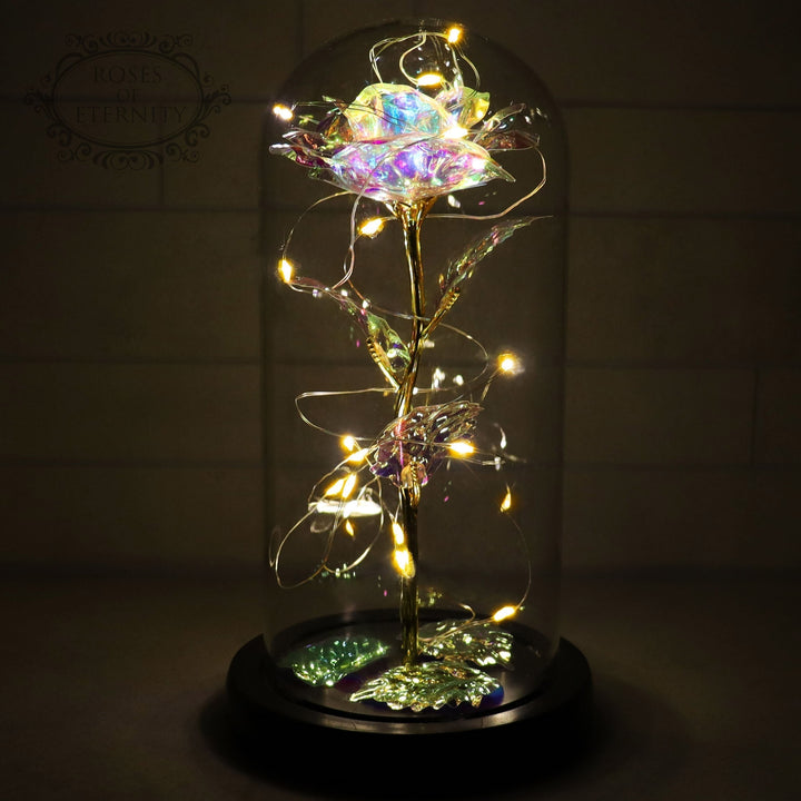 Gouden roos onder glas met LED. Ideaal voor Valentijn, verjaardag of als romantisch huwelijkscadeau.