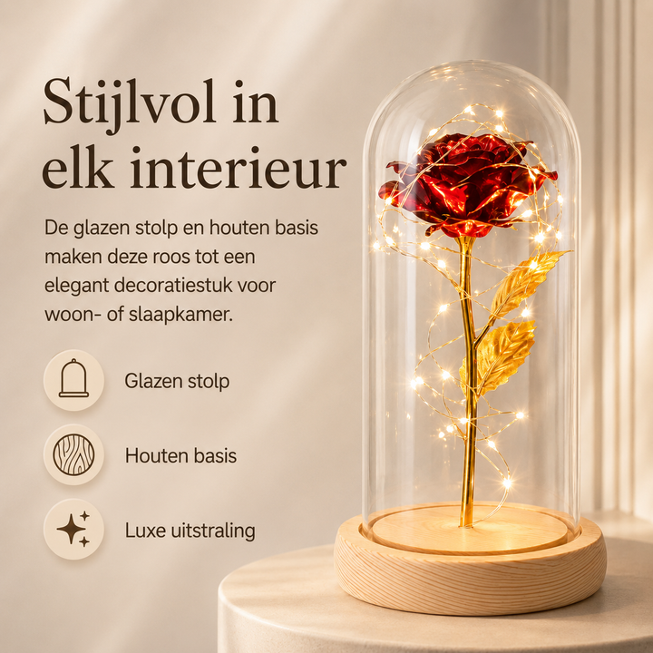 Luxe gouden kunstbloem roos onder glazen stolp met warm wit LED licht. Perfect voor interieur.